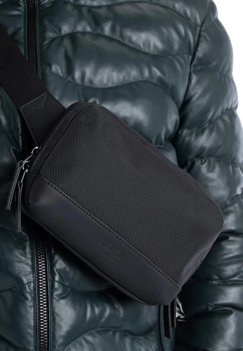 LLOYD C24-18000-RA Crossover Pouch BLACK